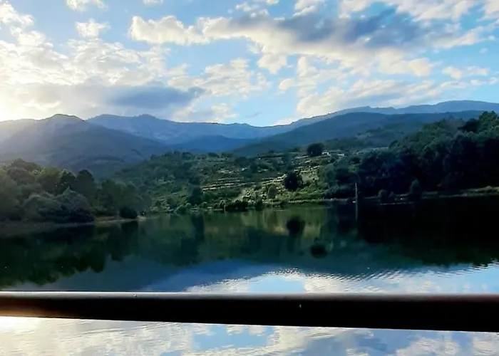 El Sueno De La Pintora, Al Lado De Piscinas *
