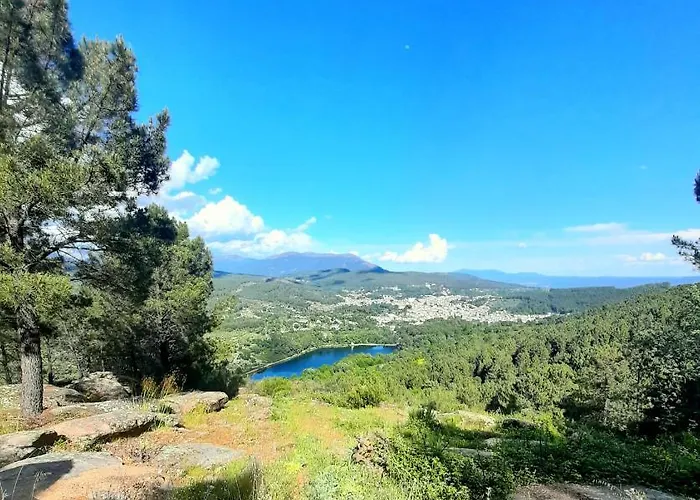 El Sueno De La Pintora, Al Lado De Piscinas